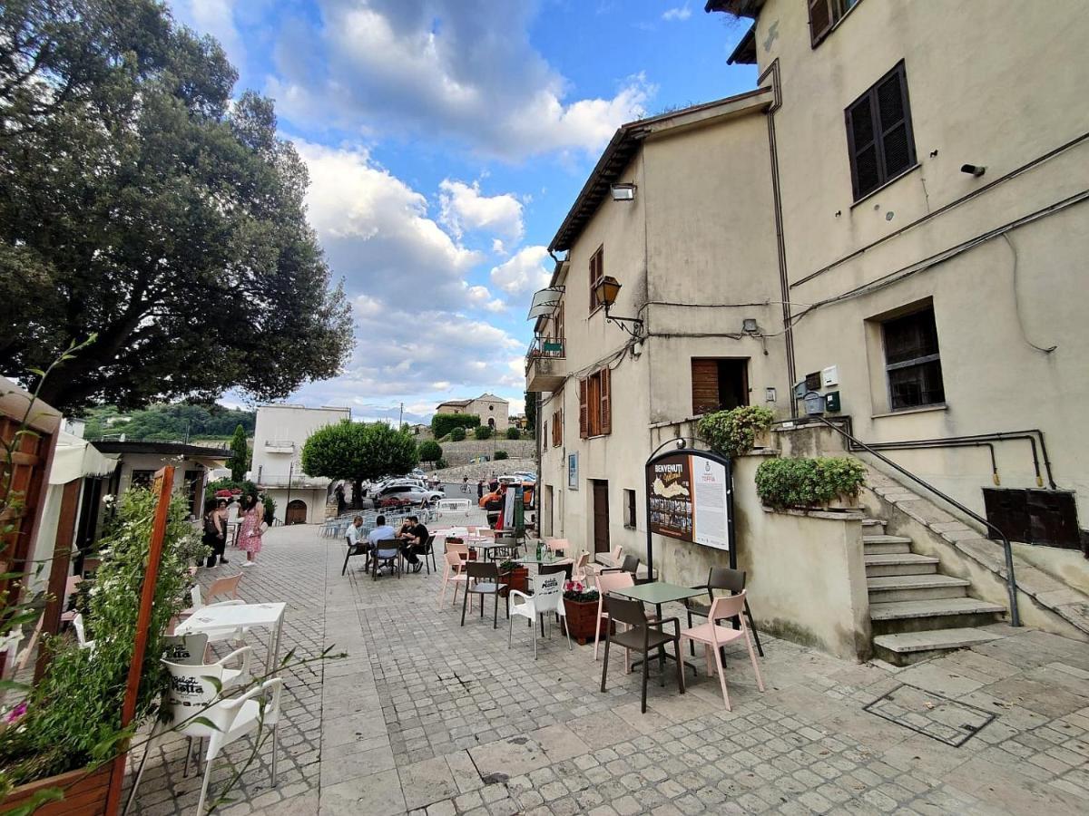 Апартаменти La Casa In Piazza Toffia Екстер'єр фото