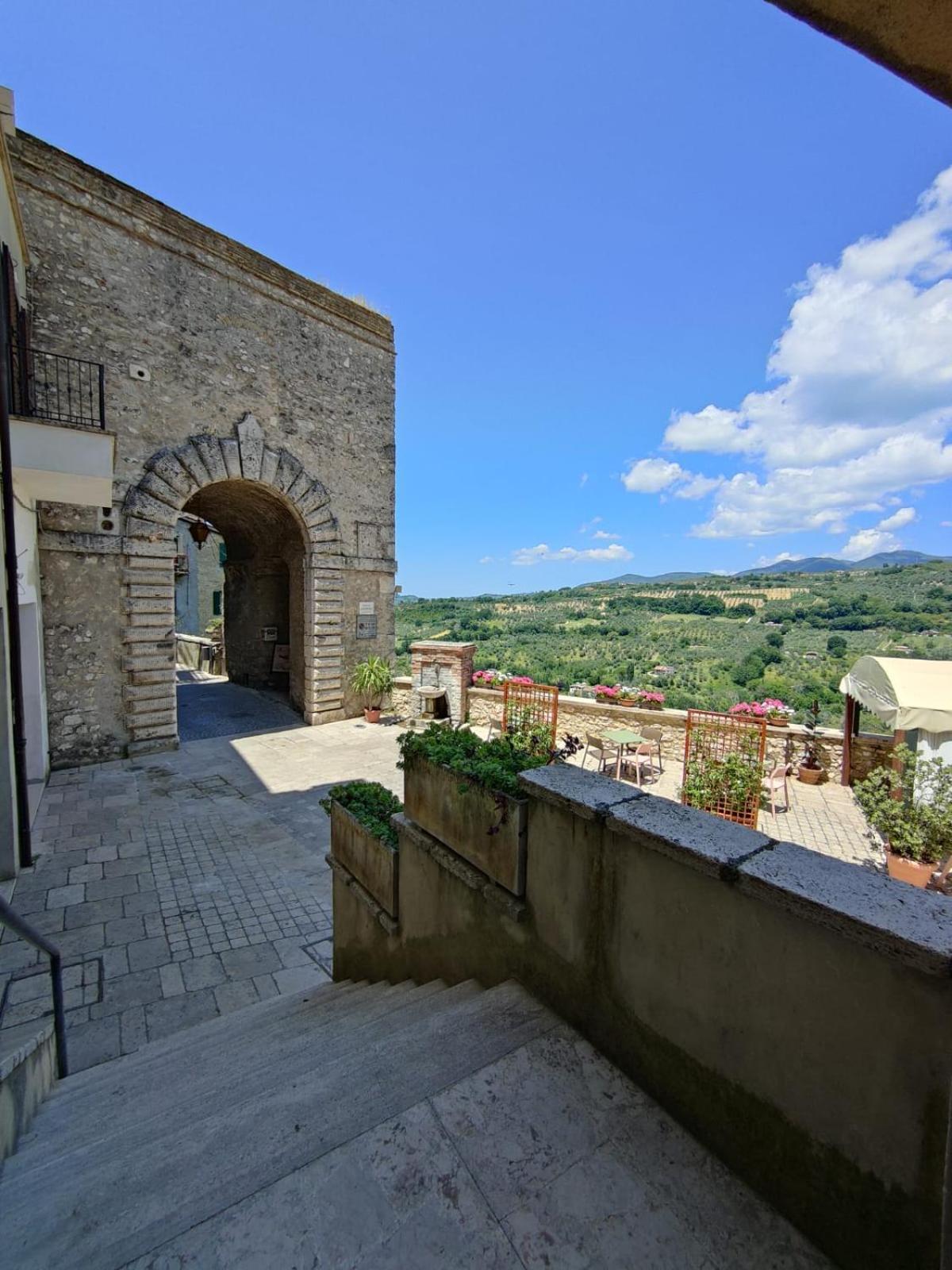 Апартаменти La Casa In Piazza Toffia Екстер'єр фото